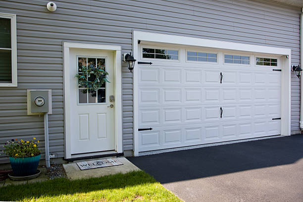 24/7 Emergency Garage Door Panel Replacement experts in Magnet Cove, AR